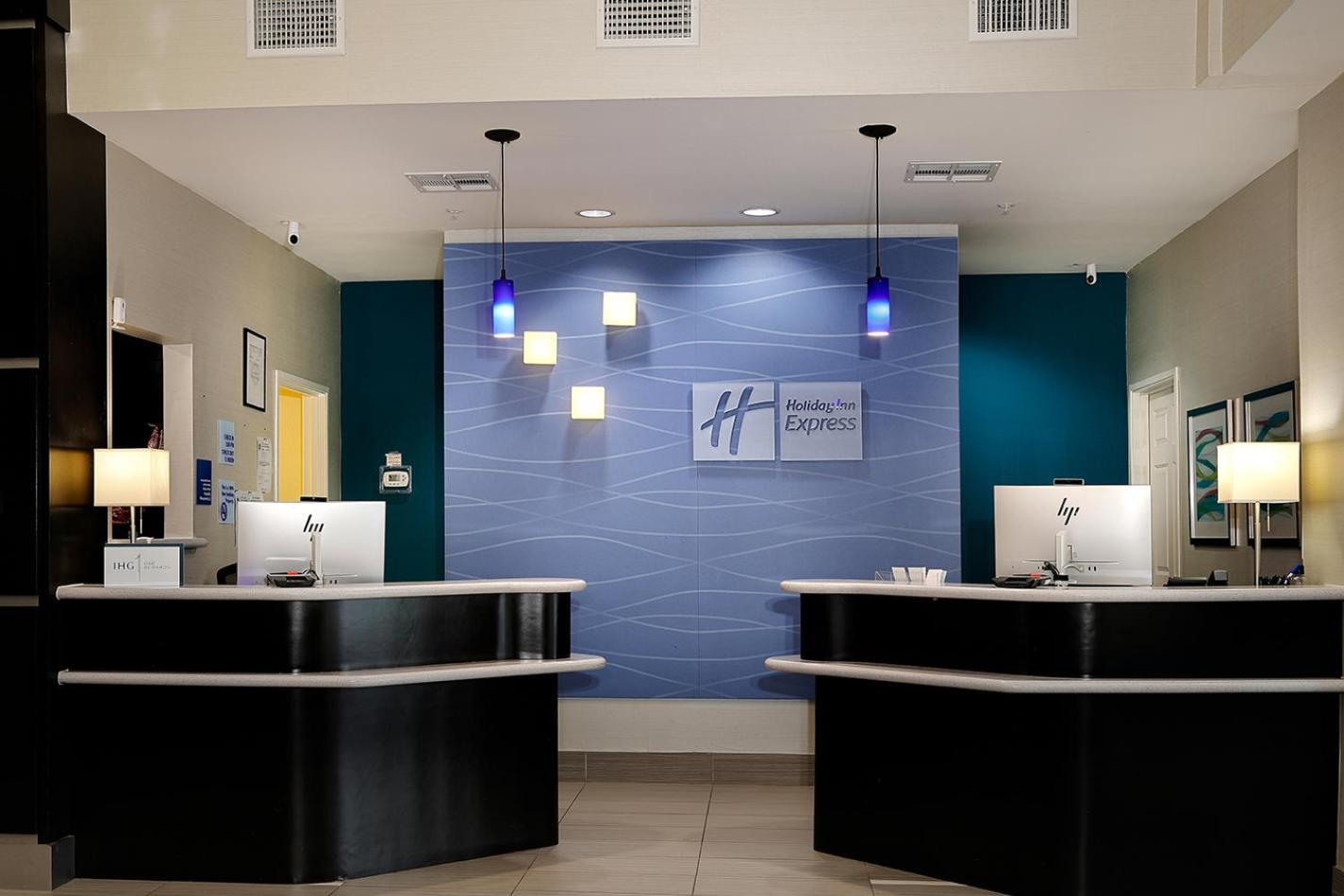 Holiday Inn Express & Suites Houston Northwest-Brookhollow By Ihg Экстерьер фото
