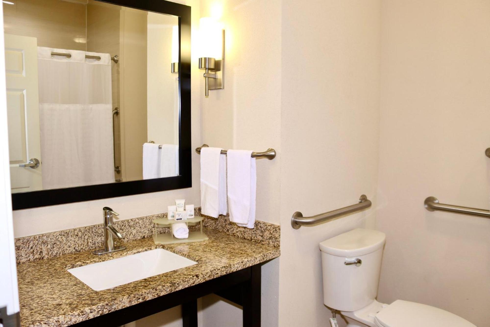 Holiday Inn Express & Suites Houston Northwest-Brookhollow By Ihg Экстерьер фото