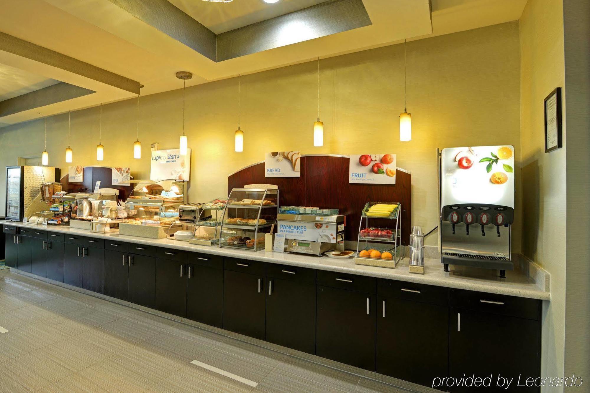 Holiday Inn Express & Suites Houston Northwest-Brookhollow By Ihg Экстерьер фото