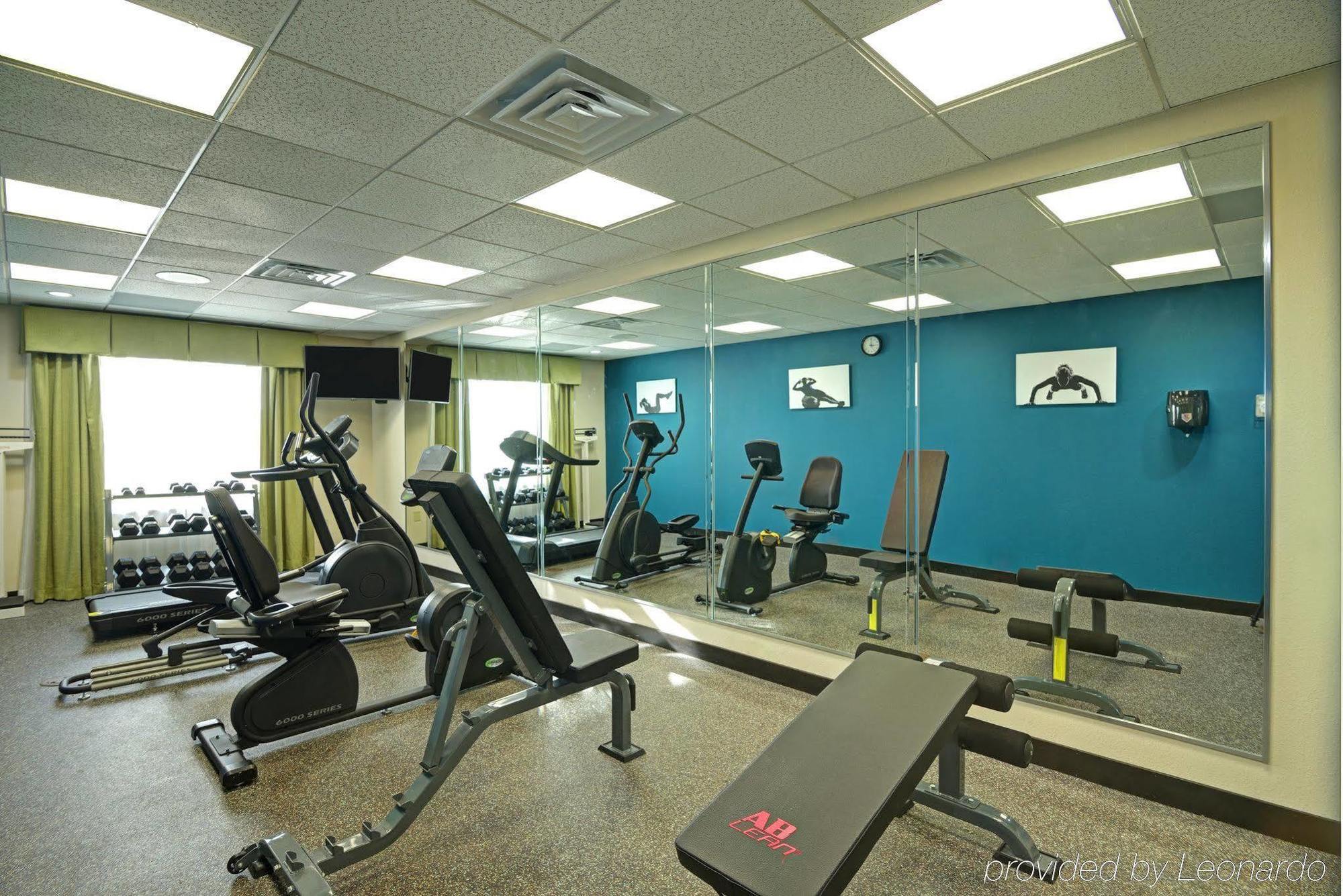 Holiday Inn Express & Suites Houston Northwest-Brookhollow By Ihg Экстерьер фото