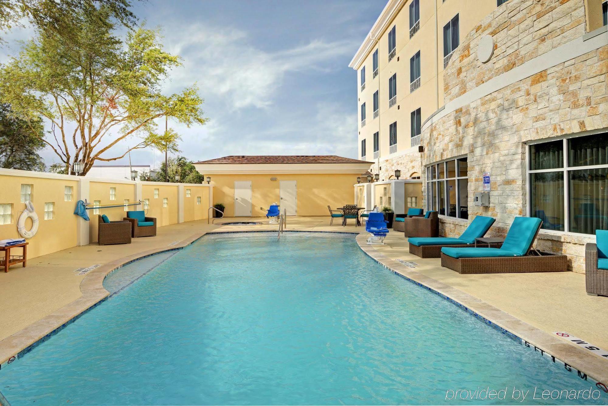Holiday Inn Express & Suites Houston Northwest-Brookhollow By Ihg Экстерьер фото